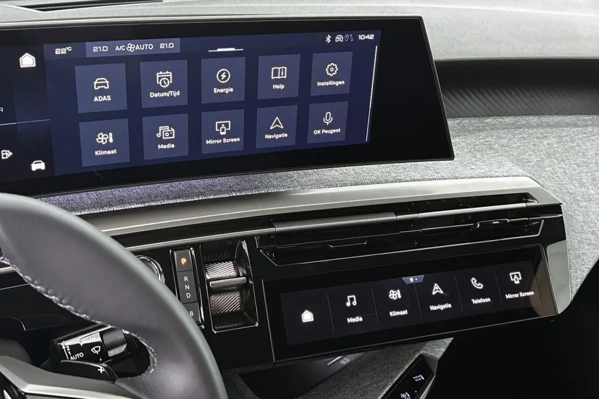 1.6 plug-in Hybrid 195 Allure | Navi | Camera | Trekhaak | Voordeel |