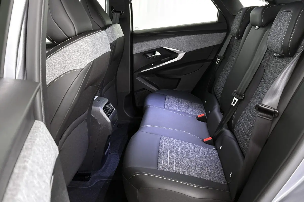 1.6 plug-in Hybrid 195 Allure | Navi | Camera | Trekhaak | Voordeel |