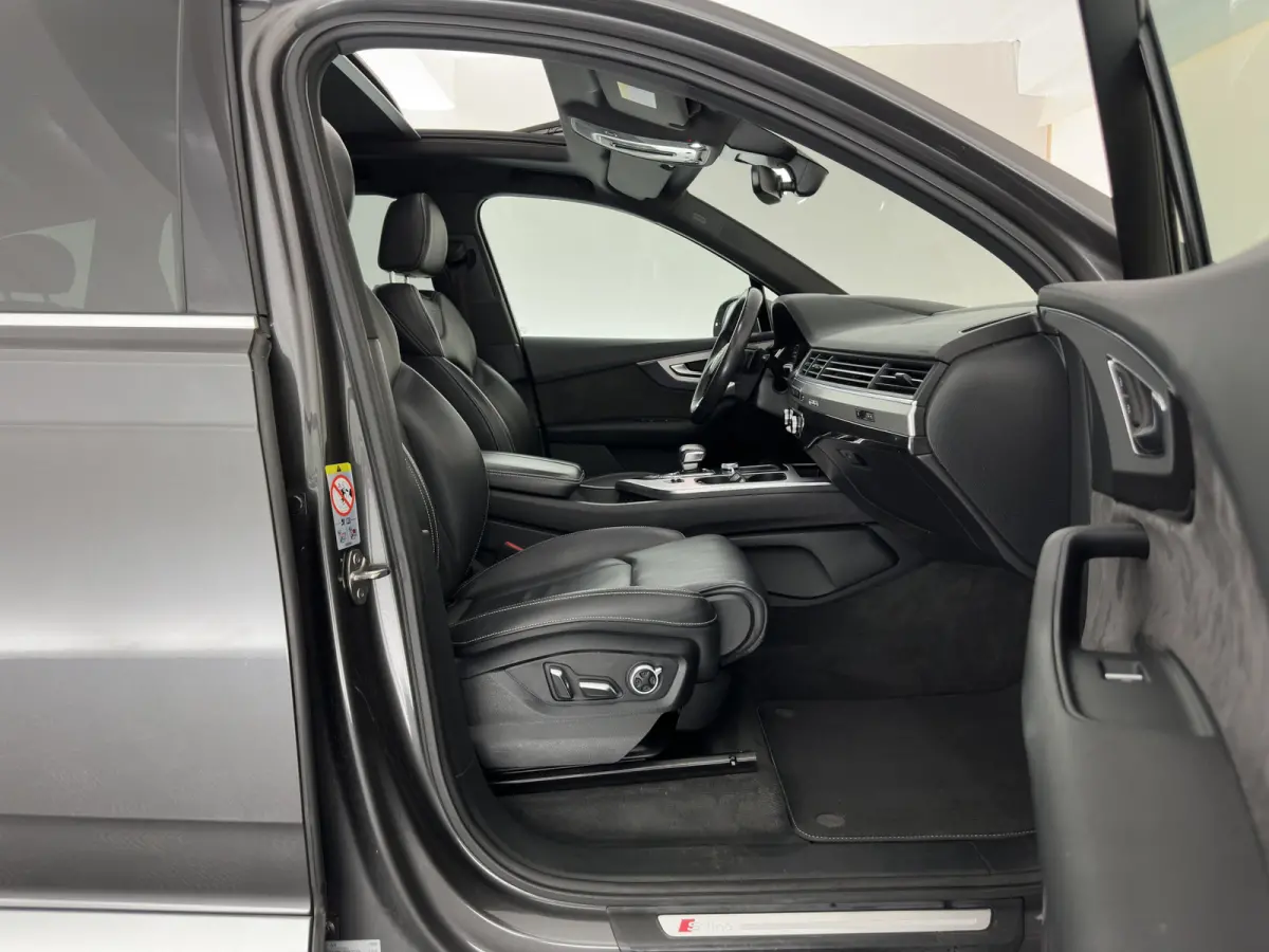 3.0 TDI e-tron Quattro Sport (Plug-in) *PANO | LEATHER | FULL-LED | MEMORY-PACK | BOSE-AUDIO | CAMERA | DIGI-COCKPIT | HEATED-COMFORTSEATS | NAVI-FULLMAP | AIRSUSPENSION | PRIVACY-GLASS | SH