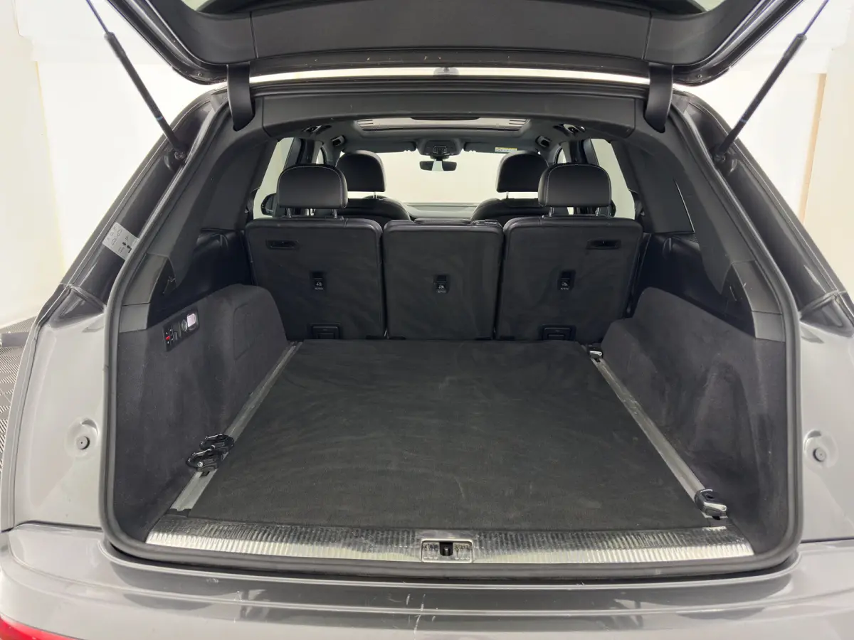 3.0 TDI e-tron Quattro Sport (Plug-in) *PANO | LEATHER | FULL-LED | MEMORY-PACK | BOSE-AUDIO | CAMERA | DIGI-COCKPIT | HEATED-COMFORTSEATS | NAVI-FULLMAP | AIRSUSPENSION | PRIVACY-GLASS | SH