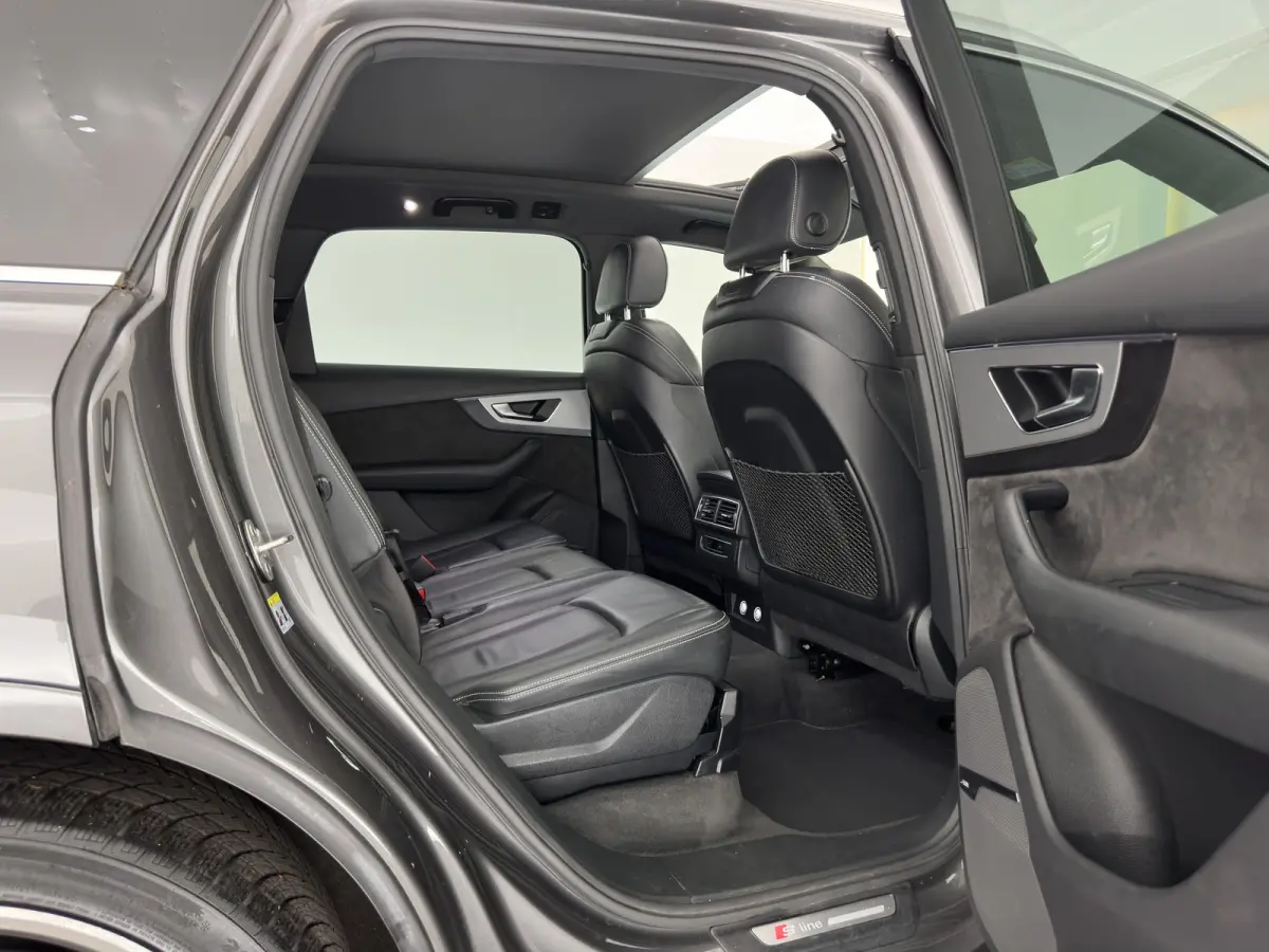 3.0 TDI e-tron Quattro Sport (Plug-in) *PANO | LEATHER | FULL-LED | MEMORY-PACK | BOSE-AUDIO | CAMERA | DIGI-COCKPIT | HEATED-COMFORTSEATS | NAVI-FULLMAP | AIRSUSPENSION | PRIVACY-GLASS | SH