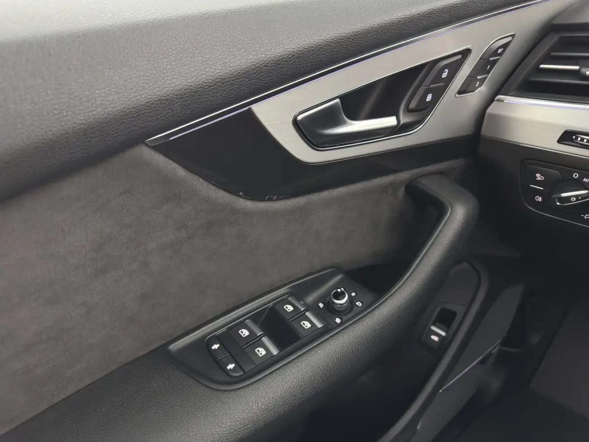 3.0 TDI e-tron Quattro Sport (Plug-in) *PANO | LEATHER | FULL-LED | MEMORY-PACK | BOSE-AUDIO | CAMERA | DIGI-COCKPIT | HEATED-COMFORTSEATS | NAVI-FULLMAP | AIRSUSPENSION | PRIVACY-GLASS | SH