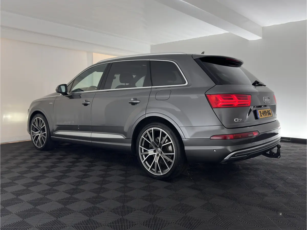 3.0 TDI e-tron Quattro Sport (Plug-in) *PANO | LEATHER | FULL-LED | MEMORY-PACK | BOSE-AUDIO | CAMERA | DIGI-COCKPIT | HEATED-COMFORTSEATS | NAVI-FULLMAP | AIRSUSPENSION | PRIVACY-GLASS | SH