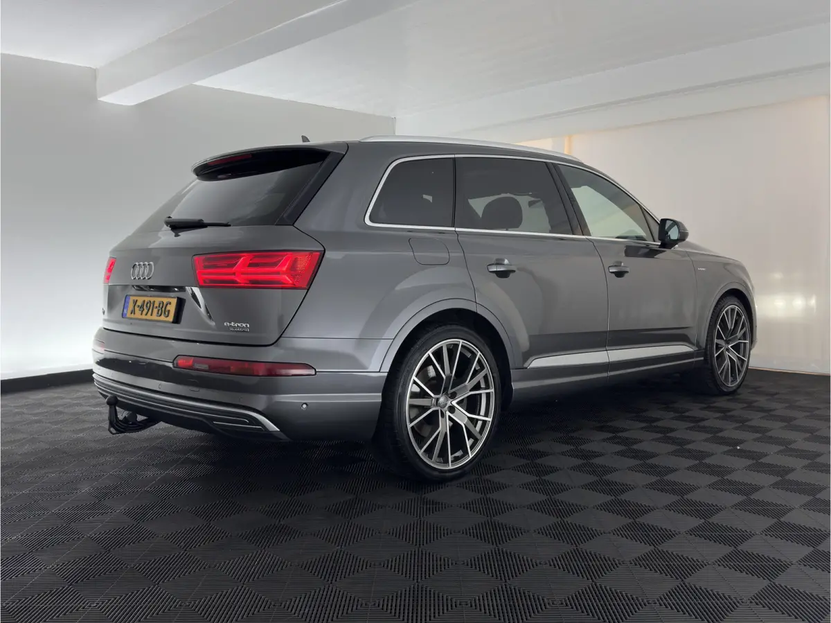 3.0 TDI e-tron Quattro Sport (Plug-in) *PANO | LEATHER | FULL-LED | MEMORY-PACK | BOSE-AUDIO | CAMERA | DIGI-COCKPIT | HEATED-COMFORTSEATS | NAVI-FULLMAP | AIRSUSPENSION | PRIVACY-GLASS | SH