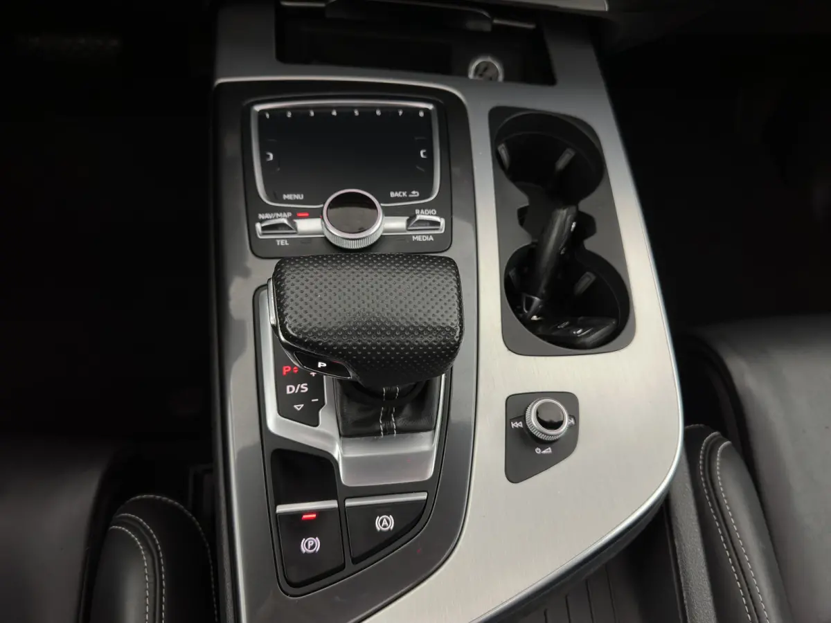 3.0 TDI e-tron Quattro Sport (Plug-in) *PANO | LEATHER | FULL-LED | MEMORY-PACK | BOSE-AUDIO | CAMERA | DIGI-COCKPIT | HEATED-COMFORTSEATS | NAVI-FULLMAP | AIRSUSPENSION | PRIVACY-GLASS | SH