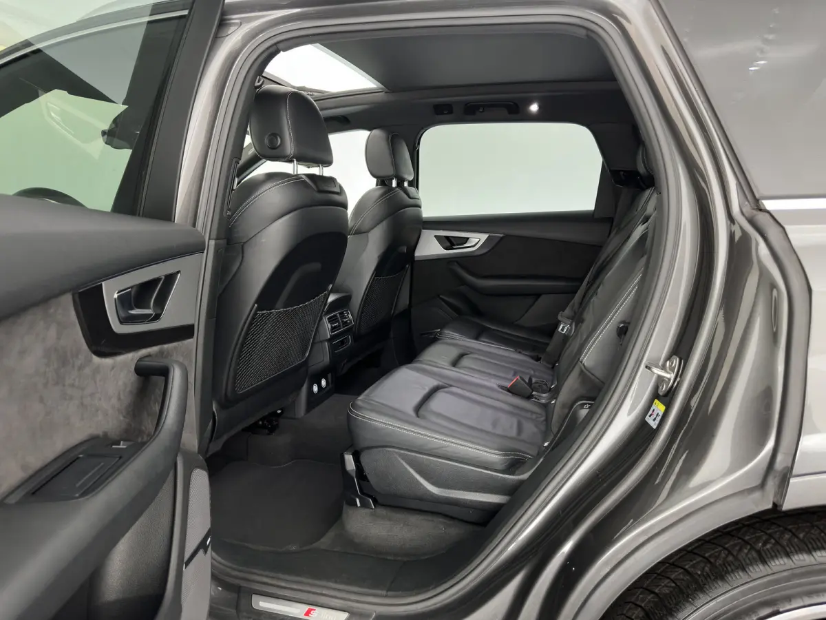 3.0 TDI e-tron Quattro Sport (Plug-in) *PANO | LEATHER | FULL-LED | MEMORY-PACK | BOSE-AUDIO | CAMERA | DIGI-COCKPIT | HEATED-COMFORTSEATS | NAVI-FULLMAP | AIRSUSPENSION | PRIVACY-GLASS | SH