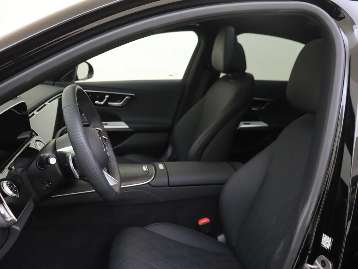 300 e Sport Edition Premium pakket /Panoramadak /Superscreen /Burmester 4D /360Camera /20 Inch