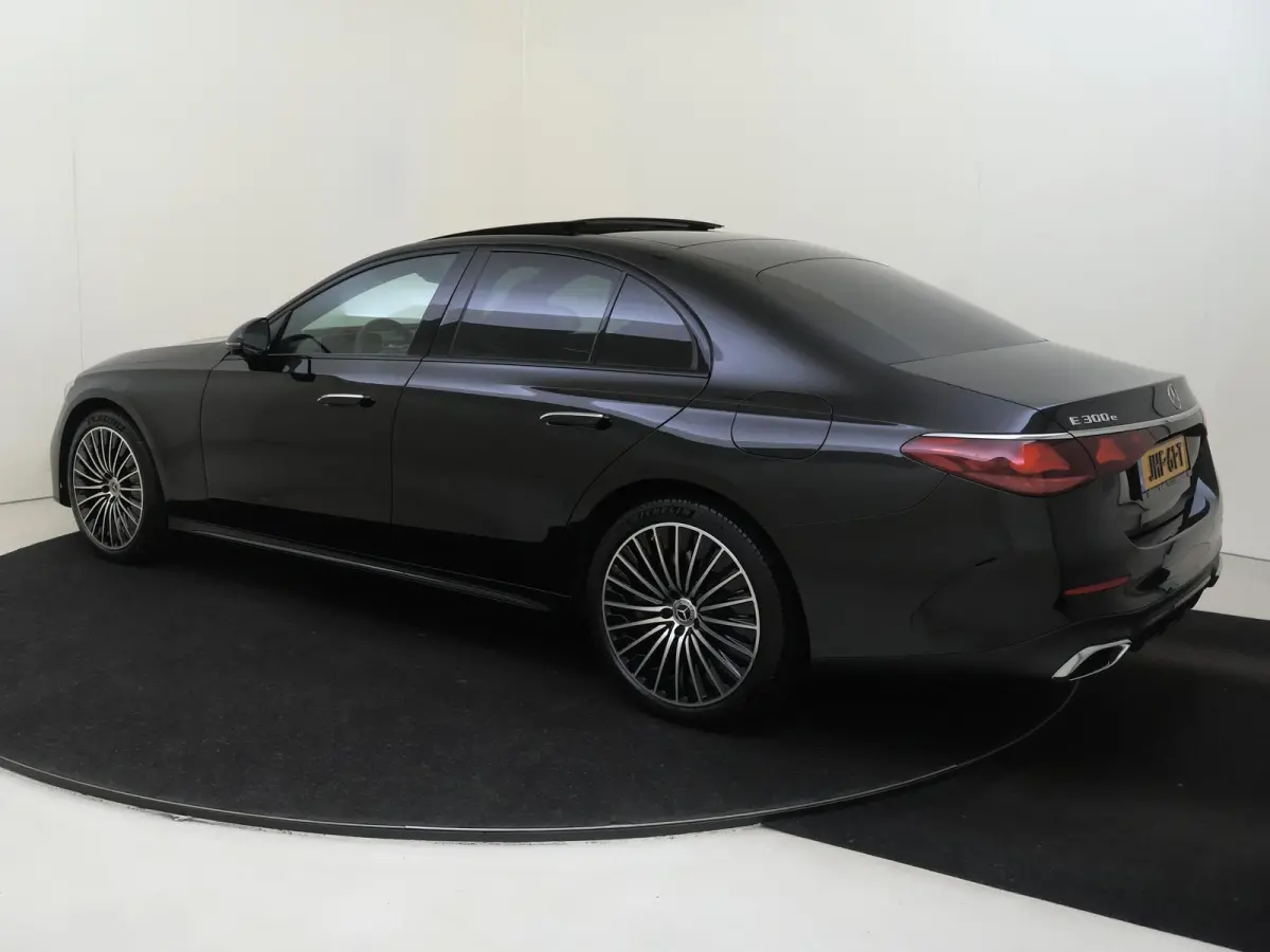 300 e Sport Edition Premium pakket /Panoramadak /Superscreen /Burmester 4D /360Camera /20 Inch