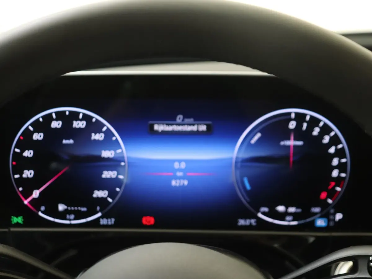 300 e Sport Edition Premium pakket /Panoramadak /Superscreen /Burmester 4D /360Camera /20 Inch