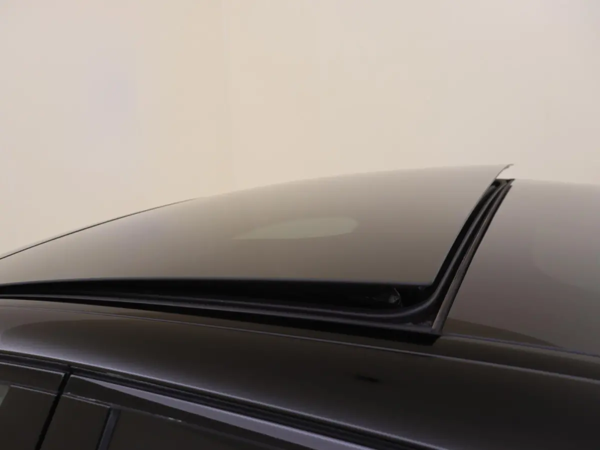 300 e Sport Edition Premium pakket /Panoramadak /Superscreen /Burmester 4D /360Camera /20 Inch