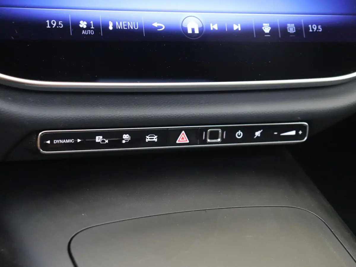 300 e Sport Edition Premium pakket /Panoramadak /Superscreen /Burmester 4D /360Camera /20 Inch
