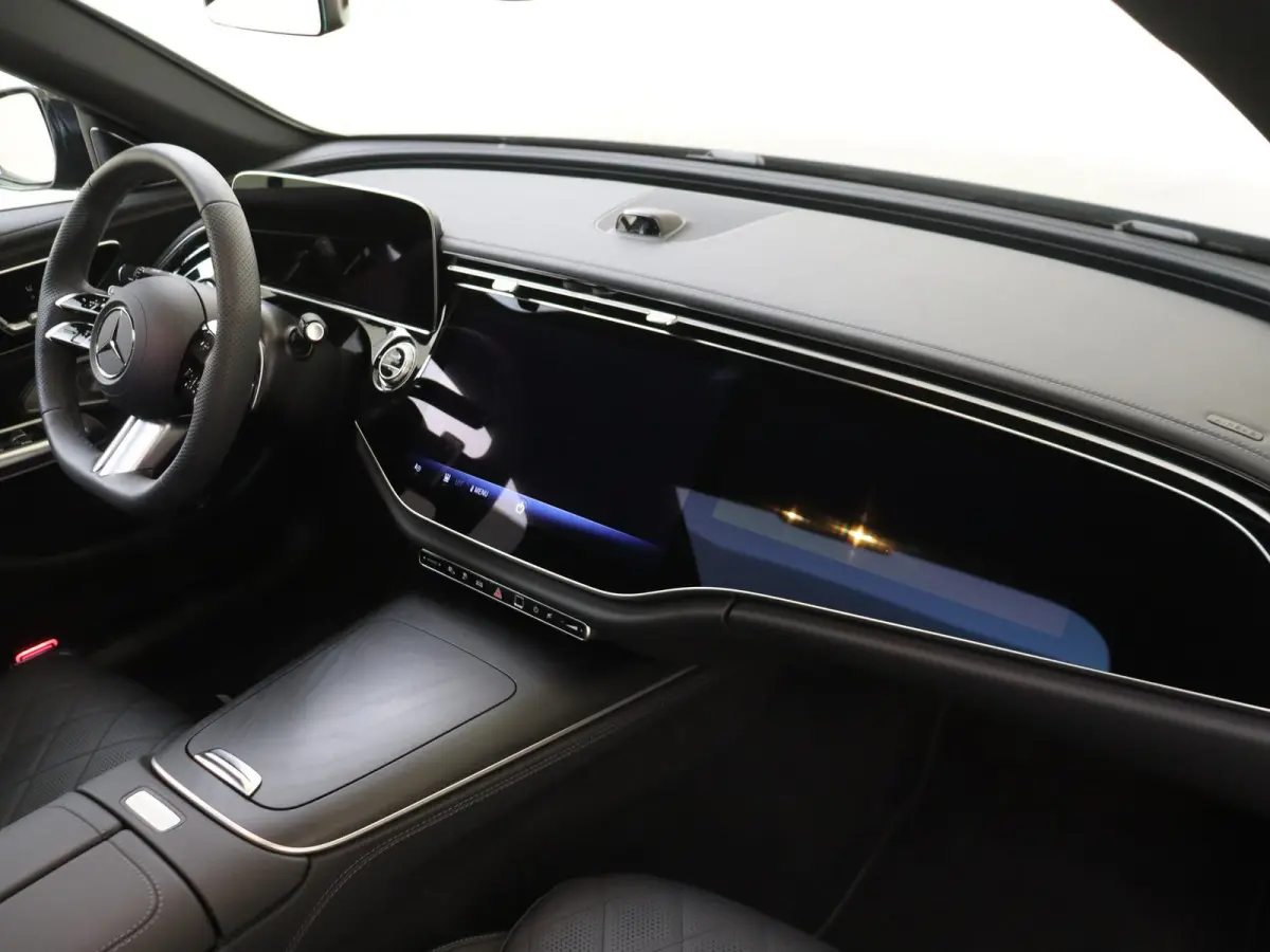 300 e Sport Edition Premium pakket /Panoramadak /Superscreen /Burmester 4D /360Camera /20 Inch