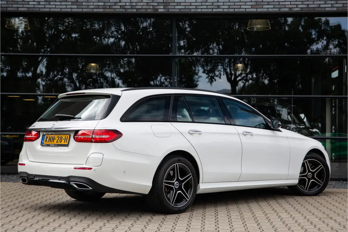 300 e AMG Line , Adap. Cruise, HUD, Sfeerverlichting,