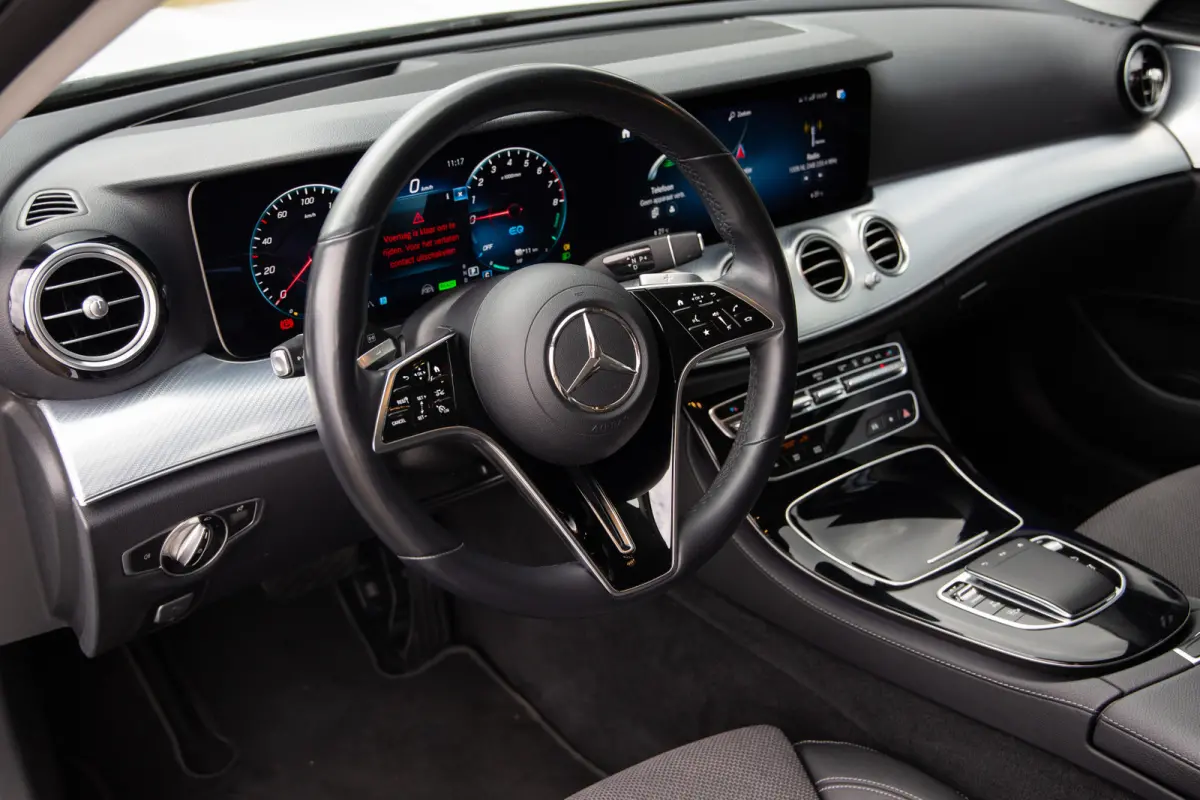 300 e AMG Line , Adap. Cruise, HUD, Sfeerverlichting,