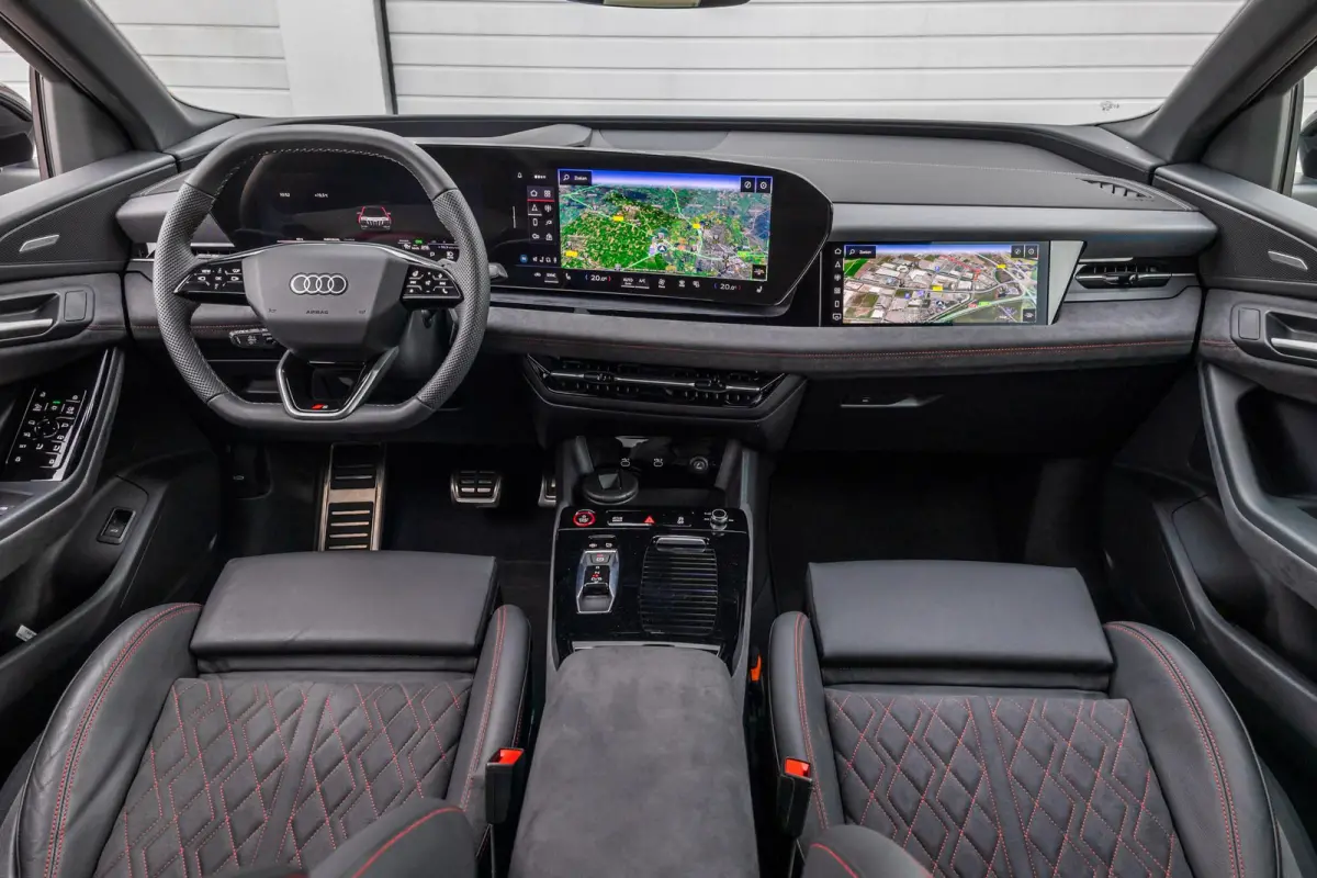 SQ6 490pk quattro 100 kWh | Panoramadak | Trekhaak | B&O incl. Hoofdsteunen | Sportstoelen Plus