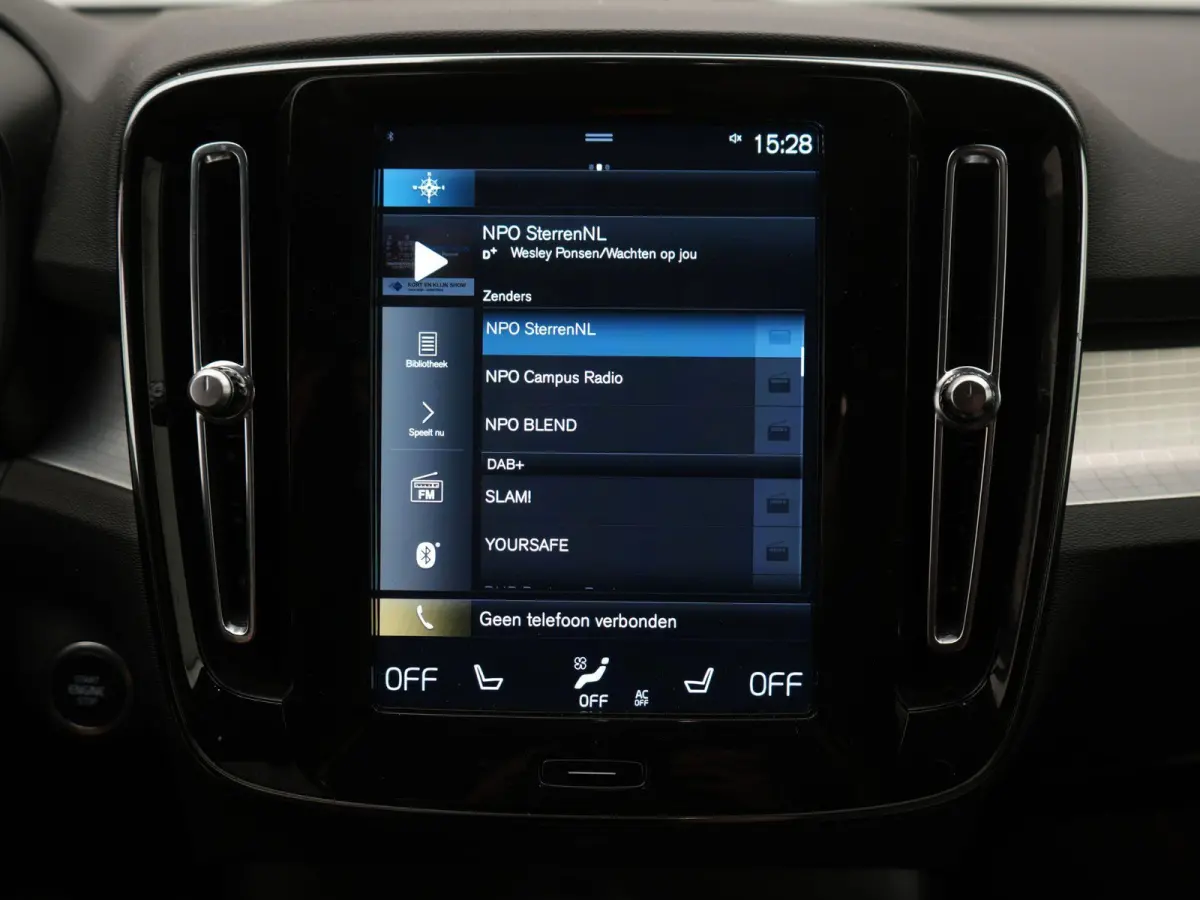 1.5 T4 Plug-in hybrid Plus Dark | Automaat | Stuurwiel Verwarming | Stoel Verwarming | Panorama Dak | Harman Kardon | Camera | 12 Maanden BOVAG Garantie |