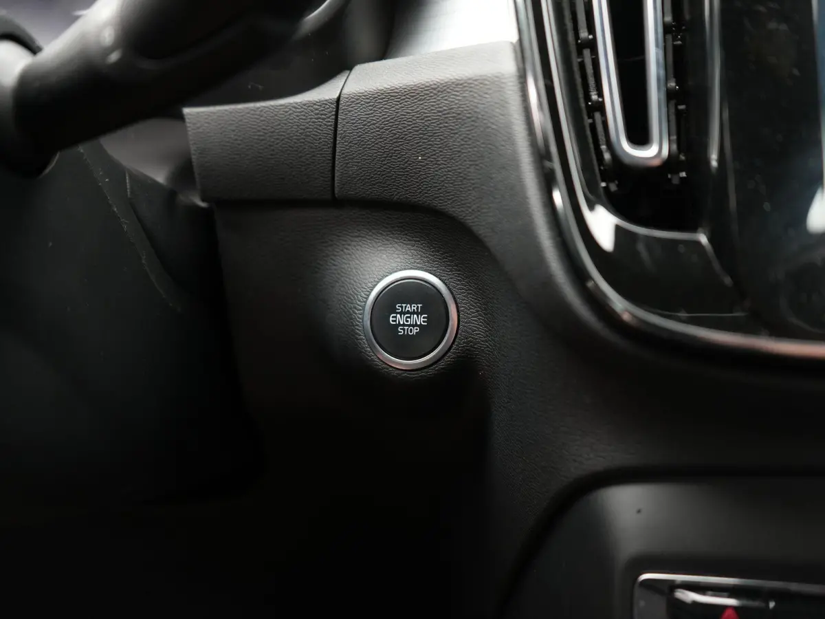 1.5 T4 Plug-in hybrid Plus Dark | Automaat | Stuurwiel Verwarming | Stoel Verwarming | Panorama Dak | Harman Kardon | Camera | 12 Maanden BOVAG Garantie |