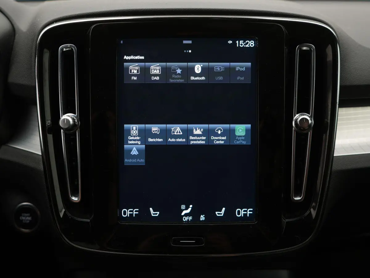 1.5 T4 Plug-in hybrid Plus Dark | Automaat | Stuurwiel Verwarming | Stoel Verwarming | Panorama Dak | Harman Kardon | Camera | 12 Maanden BOVAG Garantie |