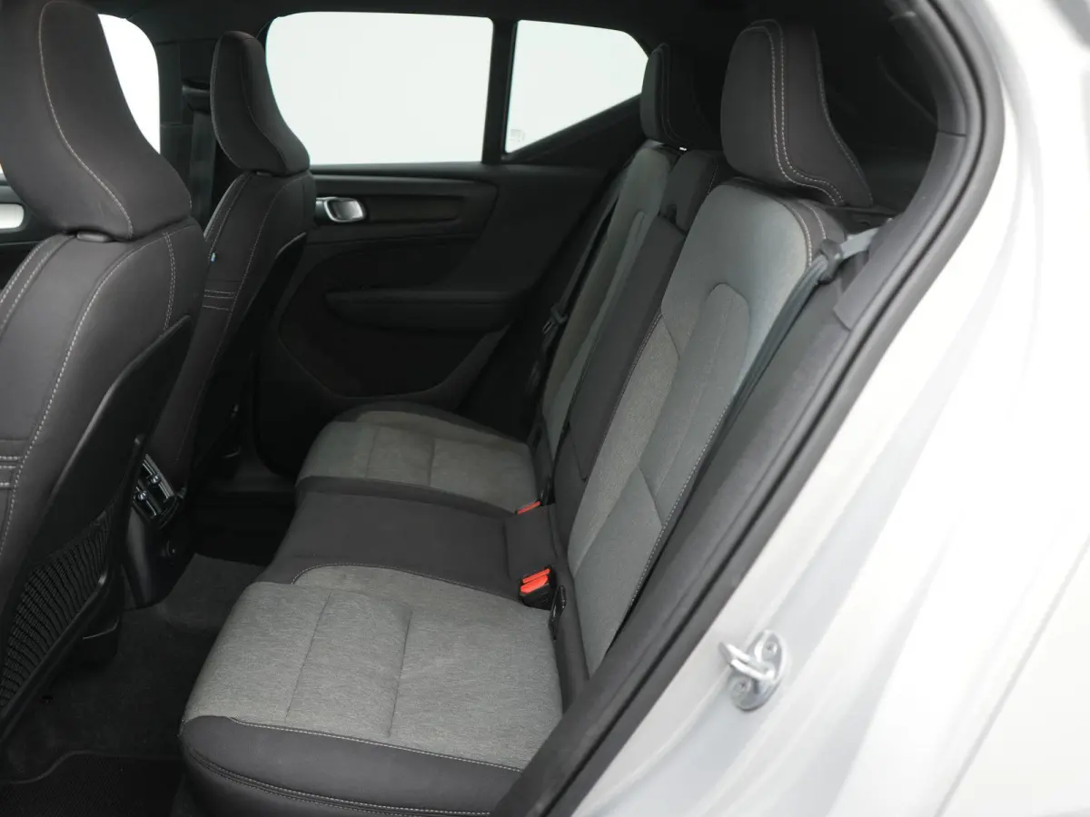 1.5 T4 Plug-in hybrid Plus Dark | Automaat | Stuurwiel Verwarming | Stoel Verwarming | Panorama Dak | Harman Kardon | Camera | 12 Maanden BOVAG Garantie |