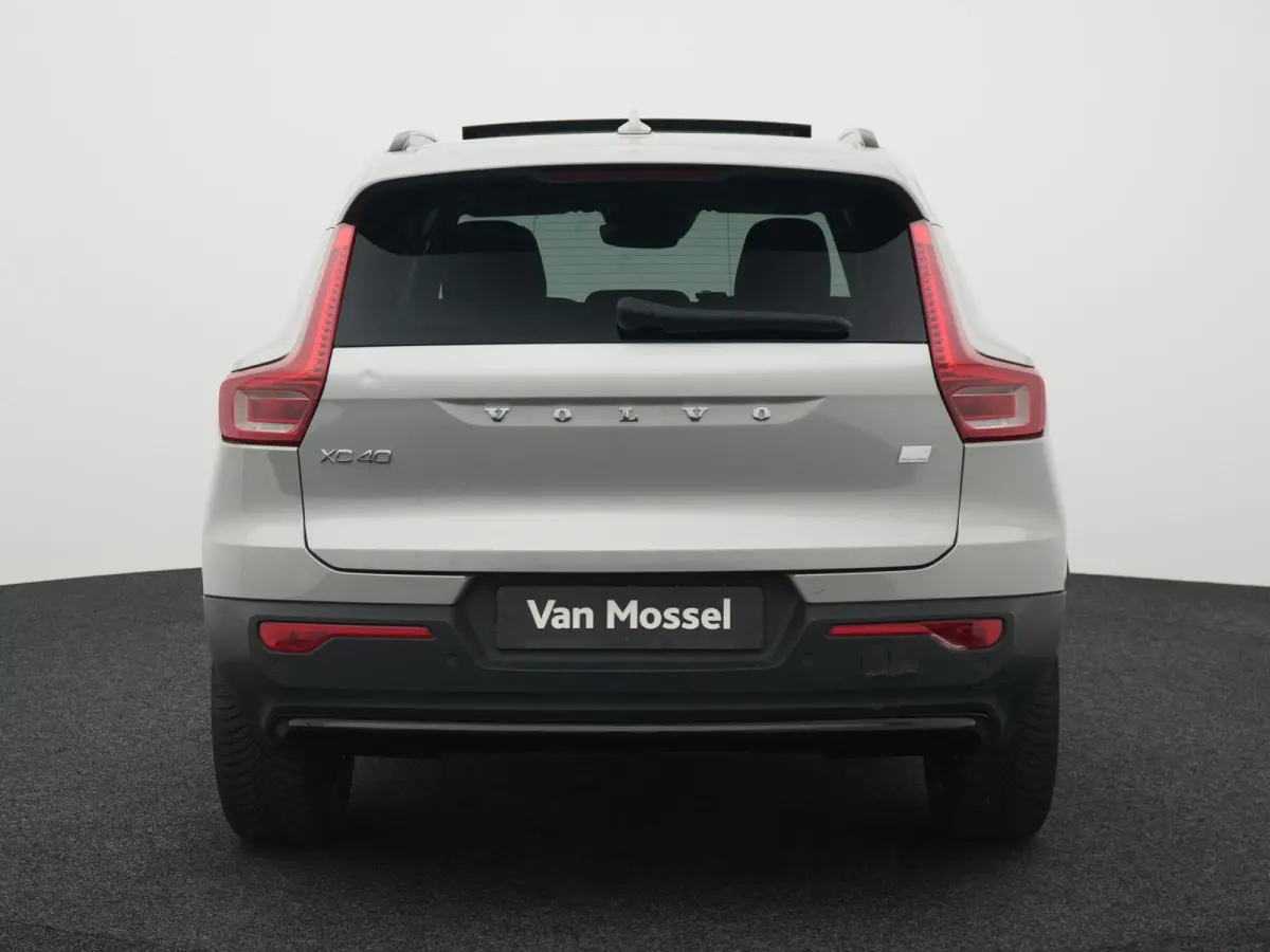 1.5 T4 Plug-in hybrid Plus Dark | Automaat | Stuurwiel Verwarming | Stoel Verwarming | Panorama Dak | Harman Kardon | Camera | 12 Maanden BOVAG Garantie |