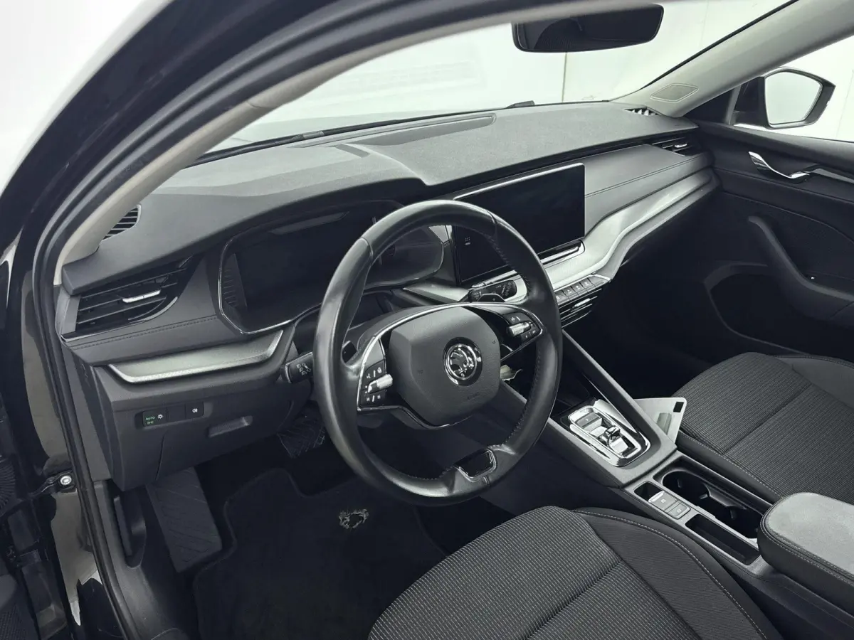 1.4 TSI iV PHEV Sportline Business