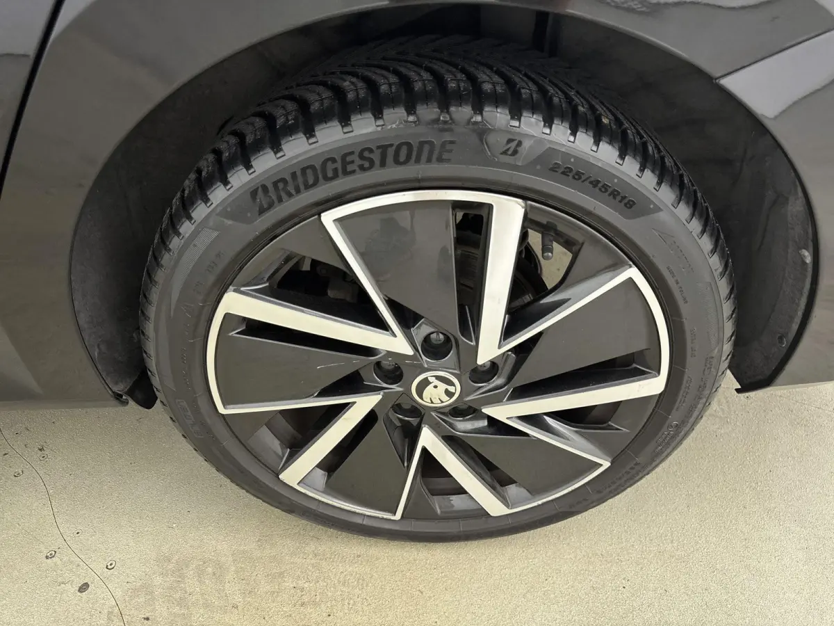 1.4 TSI iV PHEV Sportline Business