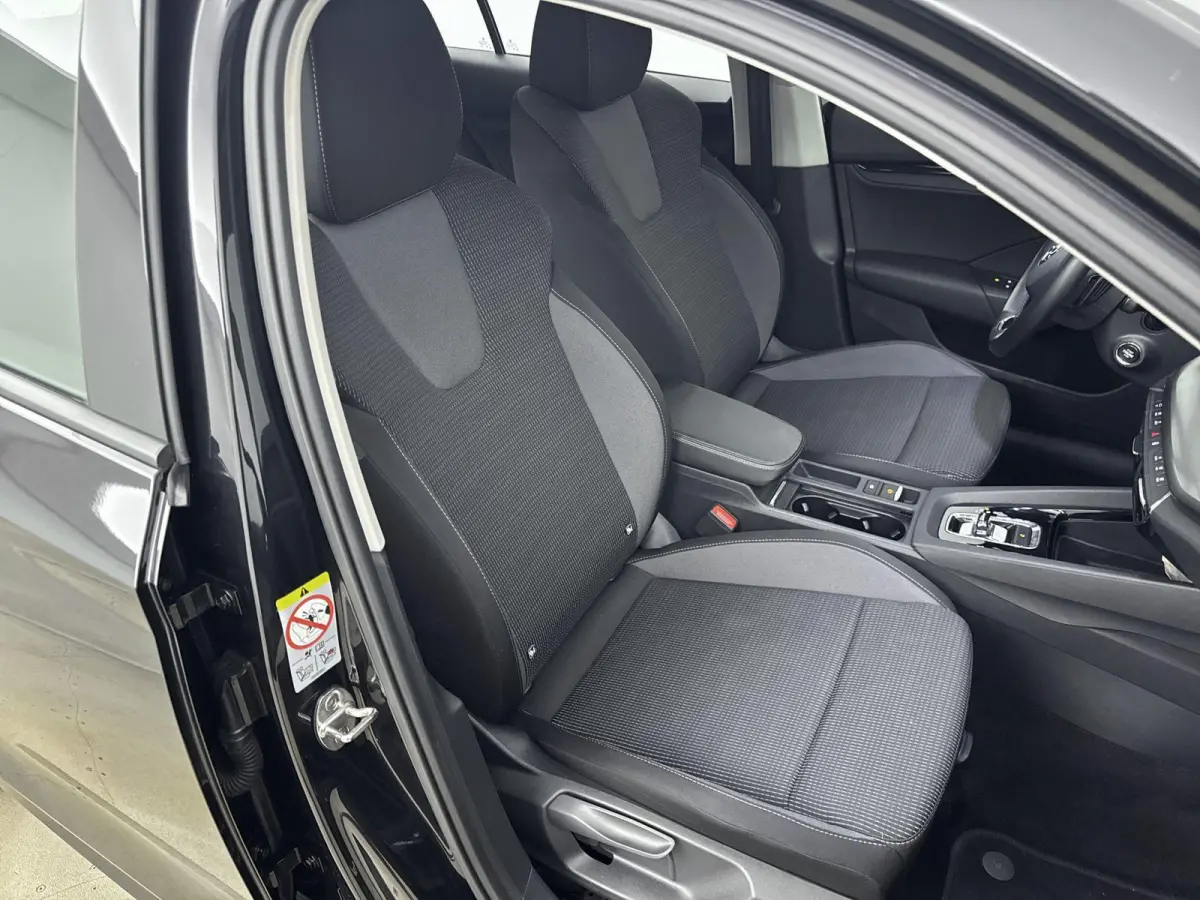 1.4 TSI iV PHEV Sportline Business