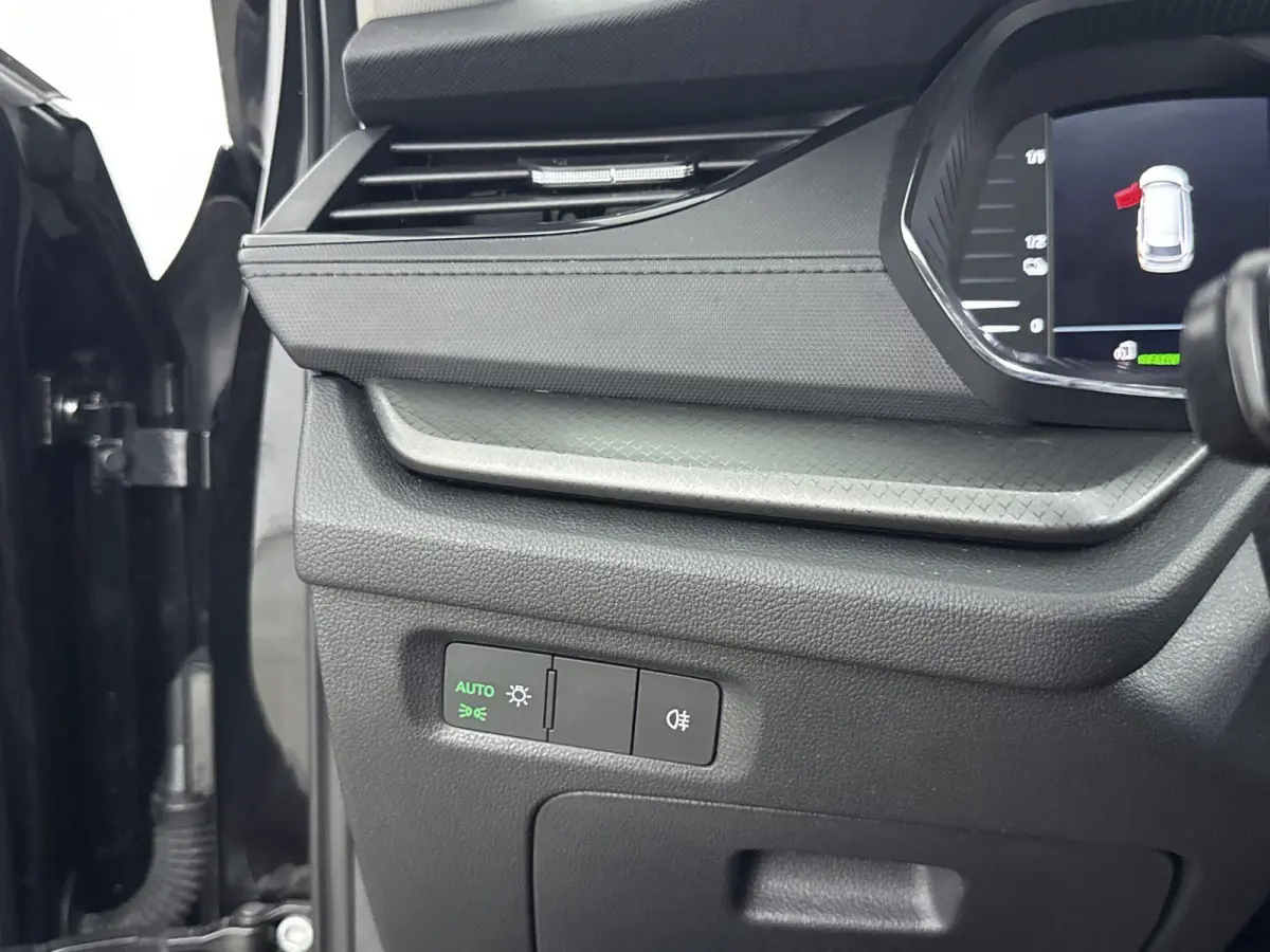 1.4 TSI iV PHEV Sportline Business