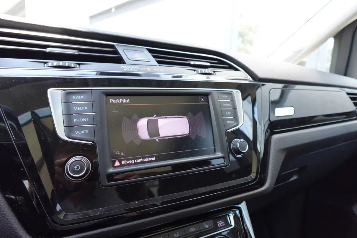 1.4 TSI Connected Series 7P NAVI CAM PDC