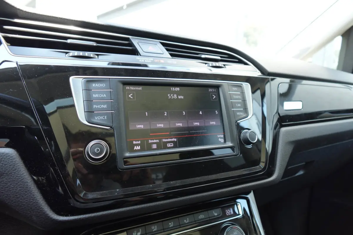 1.4 TSI Connected Series 7P NAVI CAM PDC