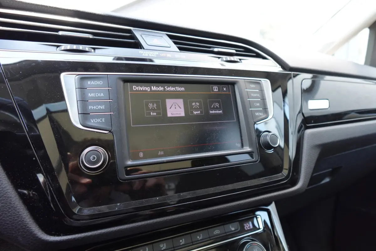 1.4 TSI Connected Series 7P NAVI CAM PDC