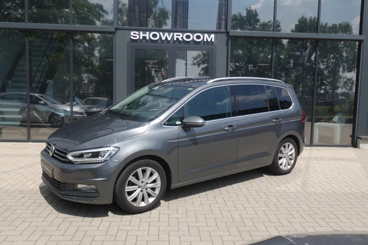1.4 TSI Connected Series 7P NAVI CAM PDC