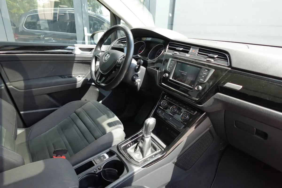 1.4 TSI Connected Series 7P NAVI CAM PDC
