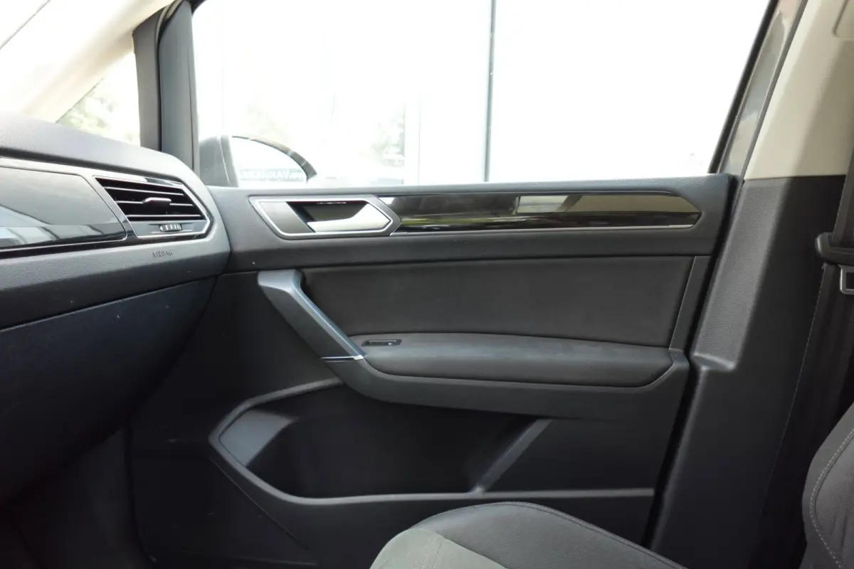 1.4 TSI Connected Series 7P NAVI CAM PDC