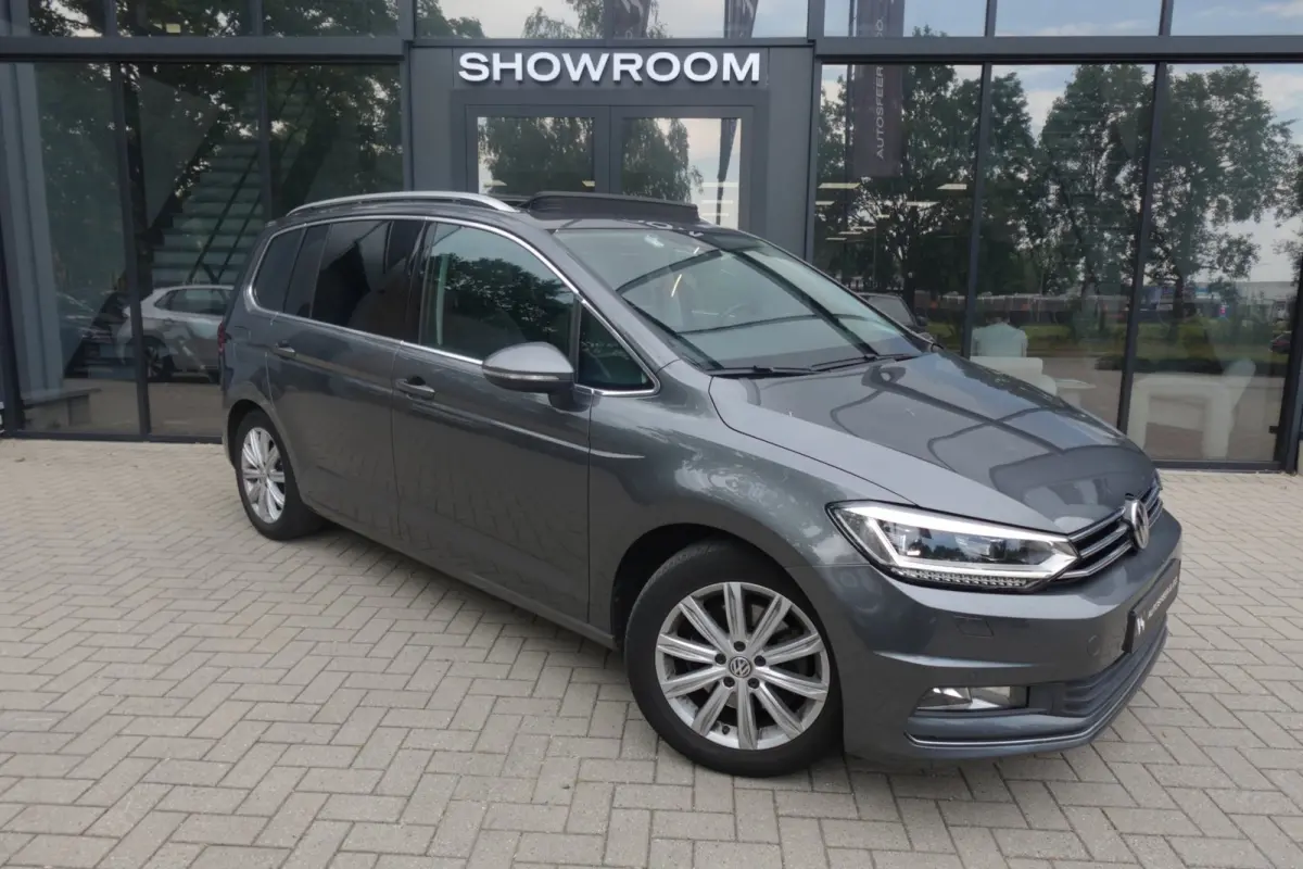 1.4 TSI Connected Series 7P NAVI CAM PDC
