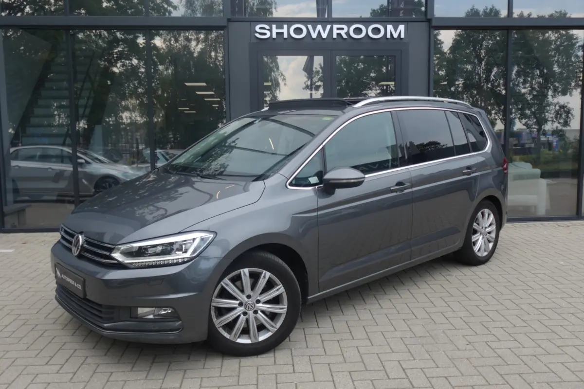 1.4 TSI Connected Series 7P NAVI CAM PDC