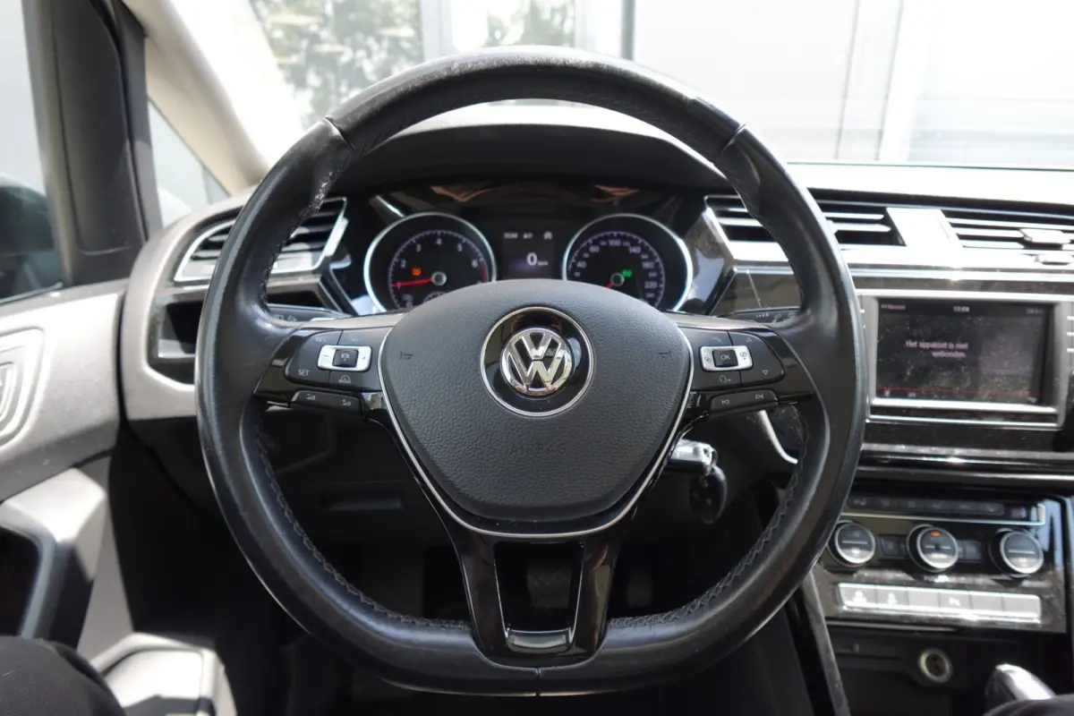 1.4 TSI Connected Series 7P NAVI CAM PDC
