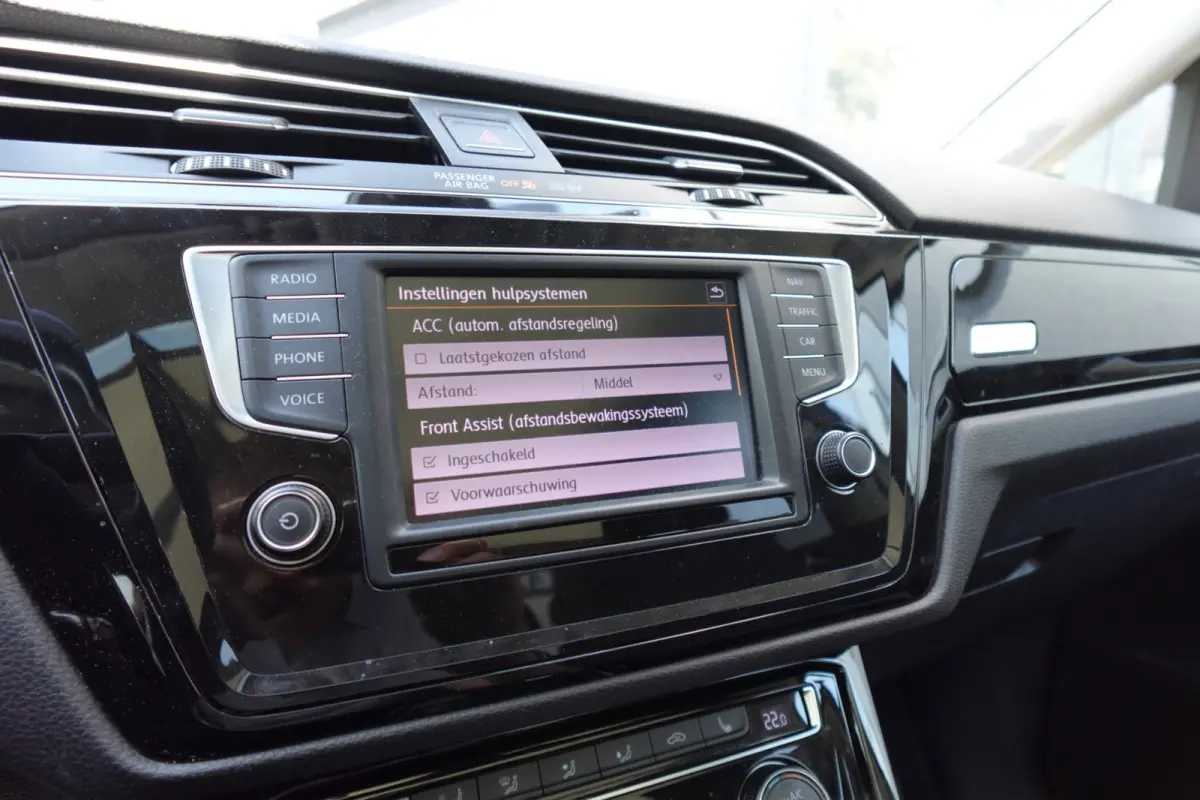 1.4 TSI Connected Series 7P NAVI CAM PDC