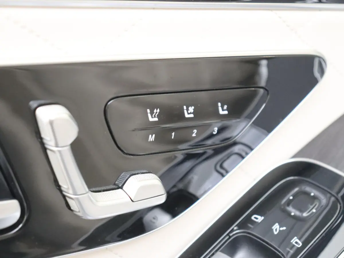 500 4MATIC Lang AMG Line / Panoramadak/ 21 inch/ Aug. Reality Head Up/ Burmester 3D/ Rijassistentiepakket