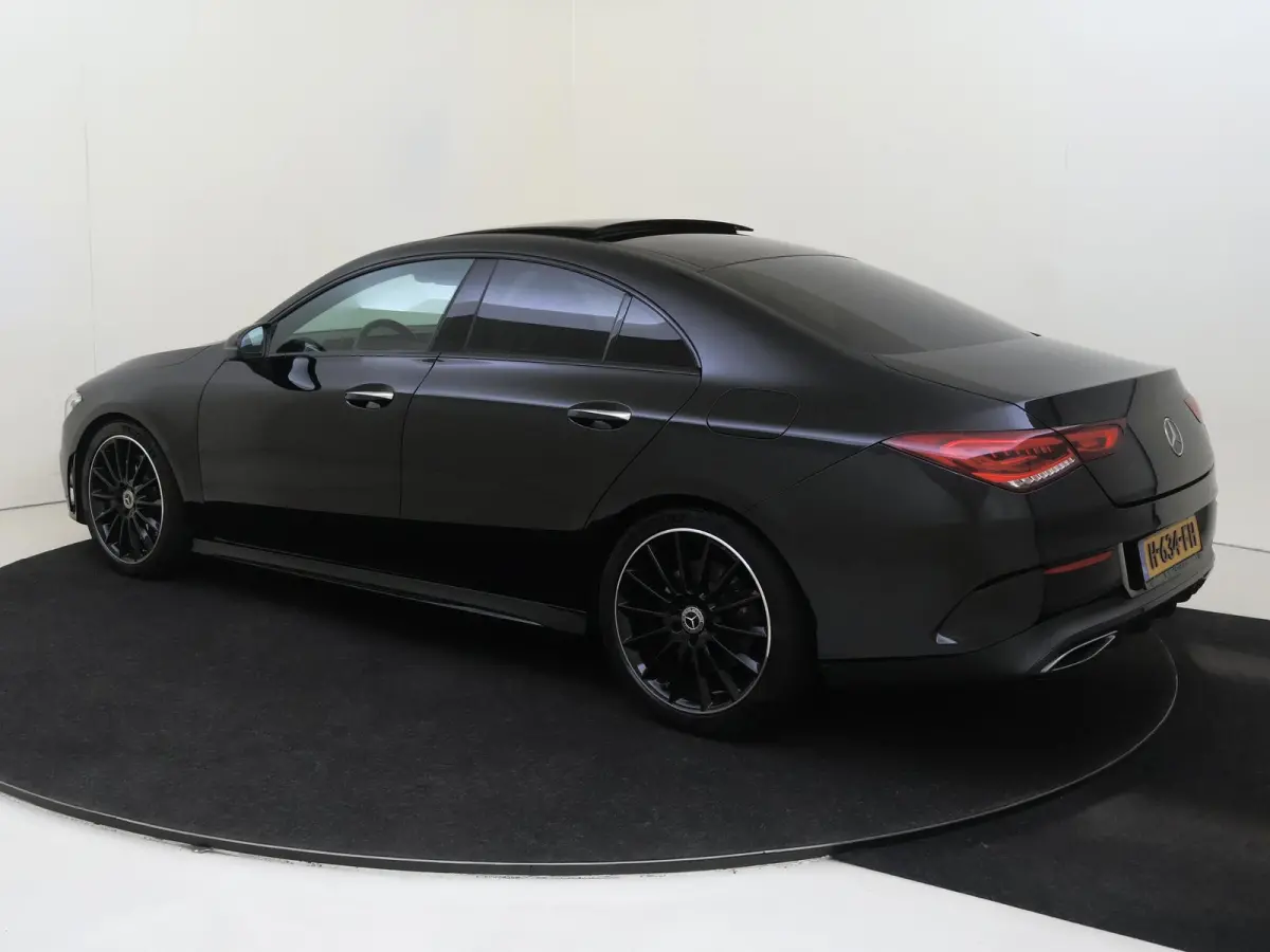 250 Premium Plus / AMG/ Panoramadak/ Memory/ Sfeerverlichting/ 19 inch/ Burmester