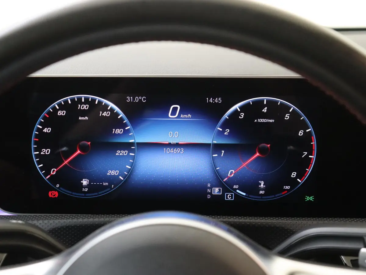 250 Premium Plus / AMG/ Panoramadak/ Memory/ Sfeerverlichting/ 19 inch/ Burmester