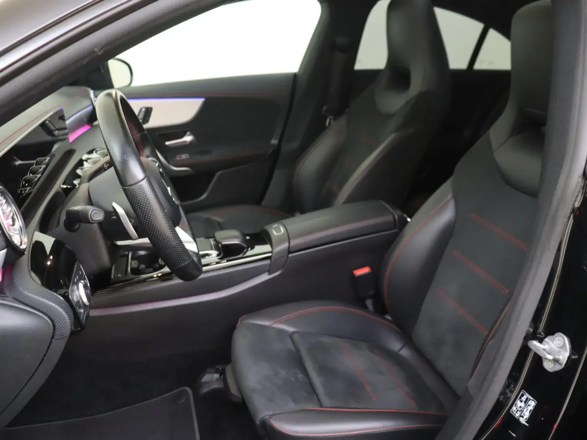 250 Premium Plus / AMG/ Panoramadak/ Memory/ Sfeerverlichting/ 19 inch/ Burmester