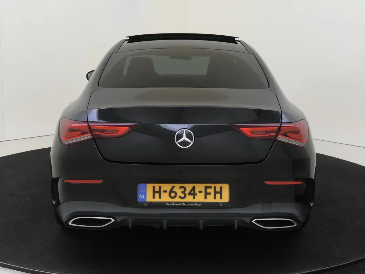 250 Premium Plus / AMG/ Panoramadak/ Memory/ Sfeerverlichting/ 19 inch/ Burmester
