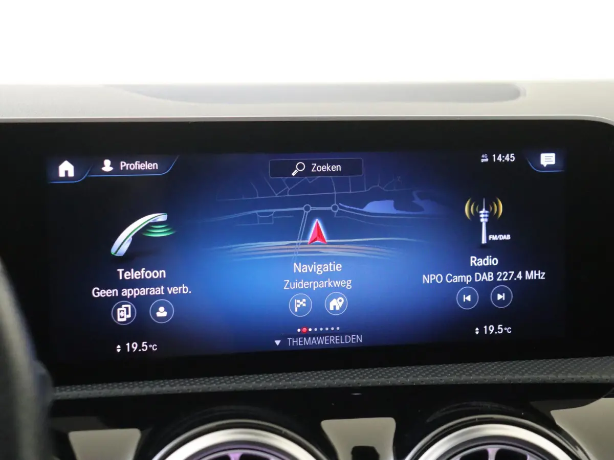 250 Premium Plus / AMG/ Panoramadak/ Memory/ Sfeerverlichting/ 19 inch/ Burmester