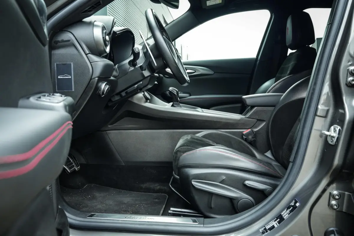 1.5T Hybrid Edizione Speciale | ACC | CarPlay | DAB | Navi | Clima | H.Leder | BTW aftrekbaar |