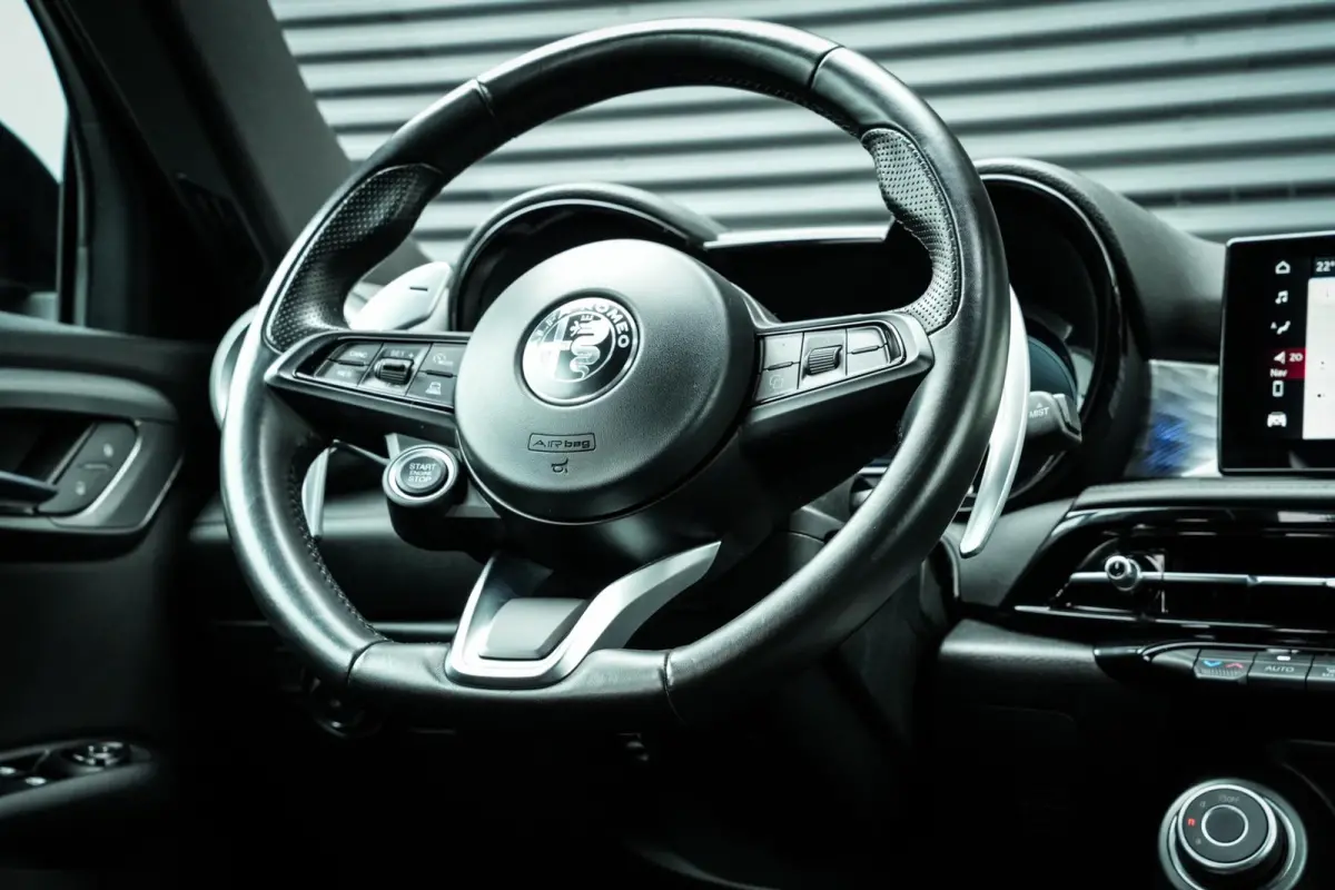 1.5T Hybrid Edizione Speciale | ACC | CarPlay | DAB | Navi | Clima | H.Leder | BTW aftrekbaar |