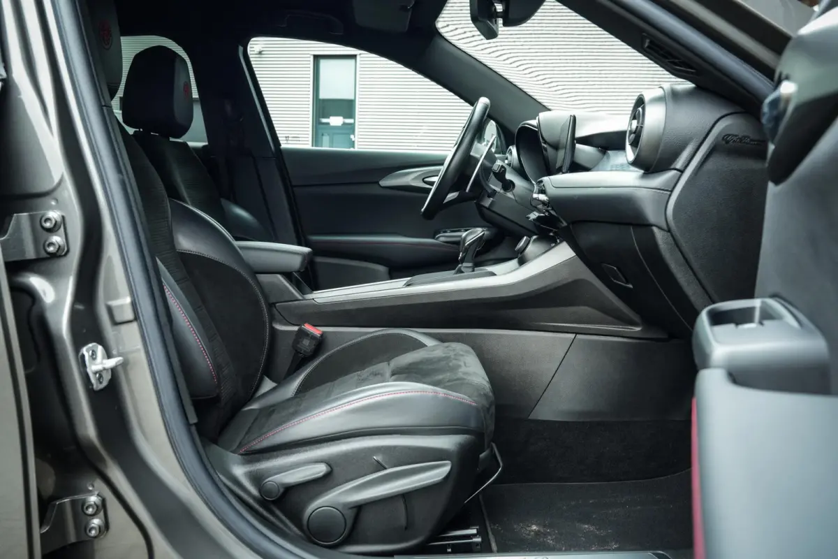 1.5T Hybrid Edizione Speciale | ACC | CarPlay | DAB | Navi | Clima | H.Leder | BTW aftrekbaar |