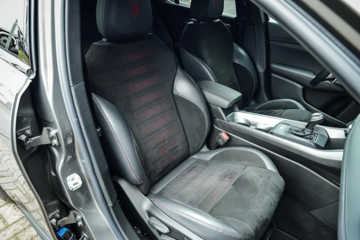 1.5T Hybrid Edizione Speciale | ACC | CarPlay | DAB | Navi | Clima | H.Leder | BTW aftrekbaar |