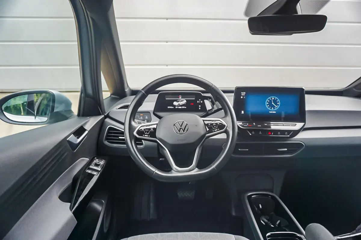 204pk Life 58 kWh | Navigatie | Stoelverwarming | Adaptive Cruise