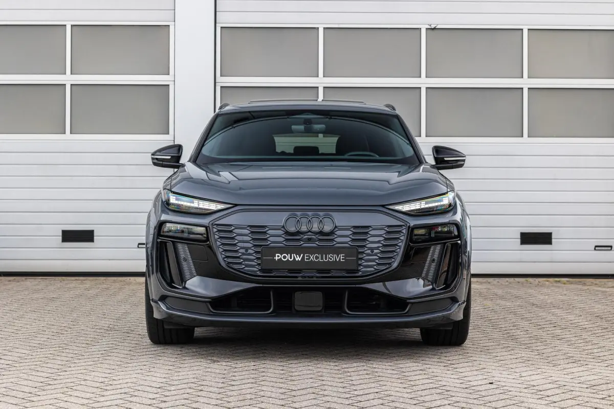 SQ6 490pk quattro 100 kWh | Panoramadak | Trekhaak | B&O incl. Hoofdsteunen | Sportstoelen Plus